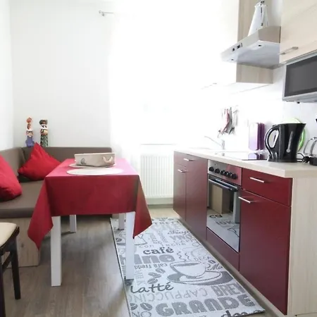 In Fuerstenberghavel Mit Terrasse, Grill Und Garten Und Seeblick Apartment *