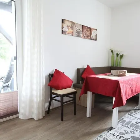In Fuerstenberghavel Mit Terrasse, Grill Und Garten Und Seeblick