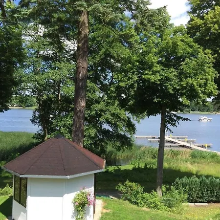 In Fuerstenberghavel Mit Terrasse, Grill Und Garten Und Seeblick